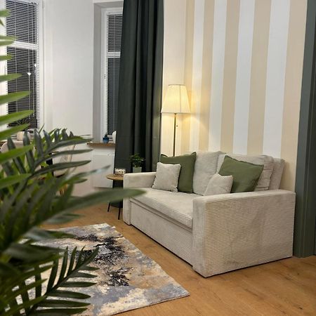 Apartament Pod Wieza 1 วาลบ์จิก ภายนอก รูปภาพ