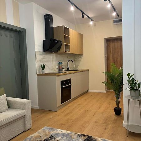 Apartament Pod Wieza 1 วาลบ์จิก ภายนอก รูปภาพ