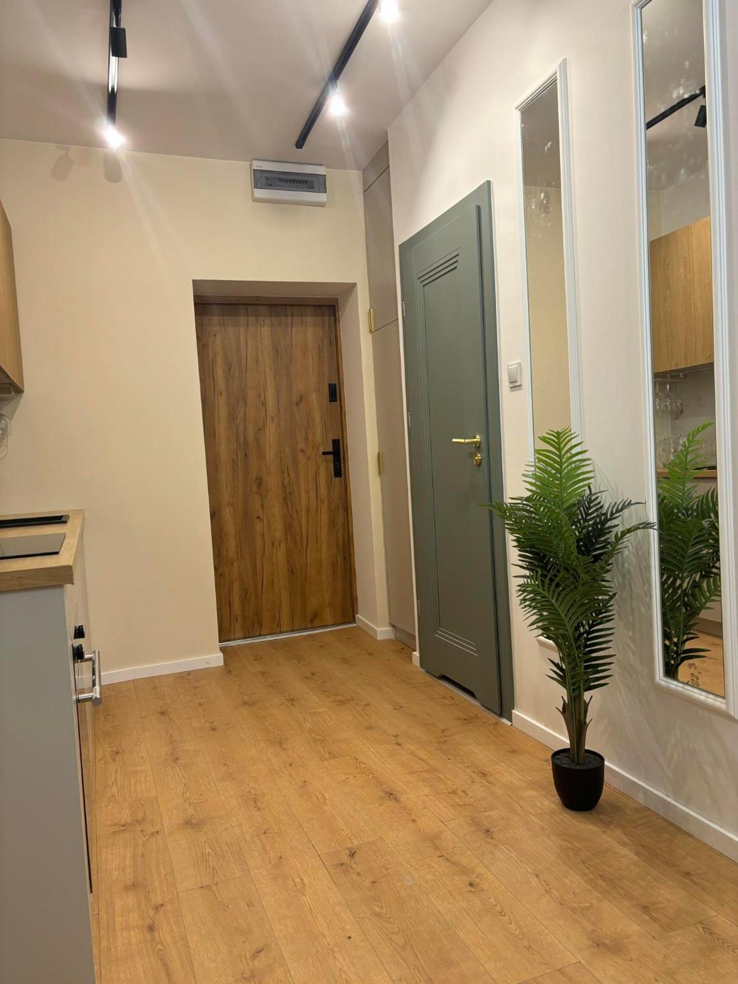 Apartament Pod Wieza 1 วาลบ์จิก ภายนอก รูปภาพ